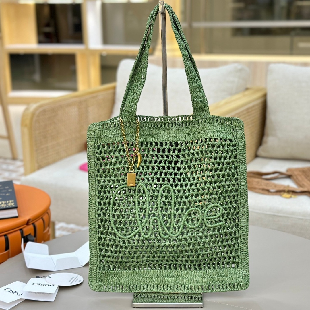 CHLOÉ SOMMER-BANANENTASCHE AUS RAFFIA