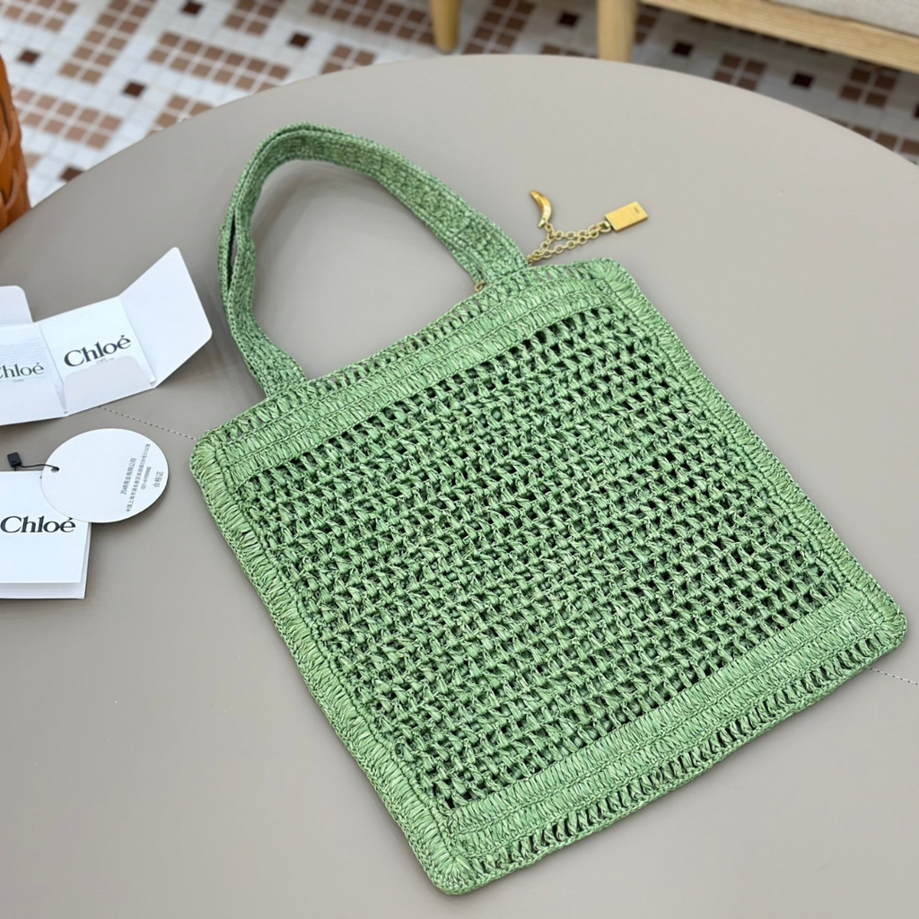 CHLOÉ SOMMER-BANANENTASCHE AUS RAFFIA