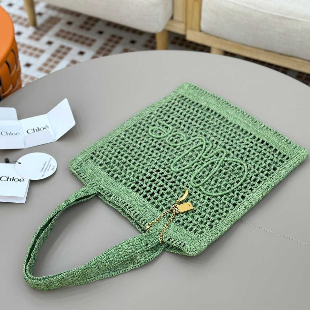 CHLOÉ SOMMER-BANANENTASCHE AUS RAFFIA