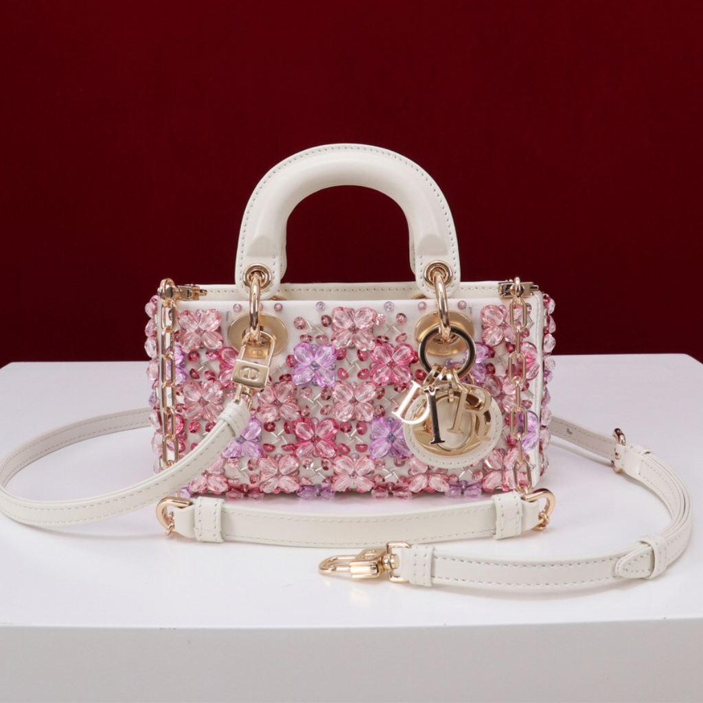 DIOR LADY D-JOY MIKRO TASCHE AUS WEISSEM KALBSLEDER MIT ROSA BLUMENSTICKEREI UND STRASSSTEINEN