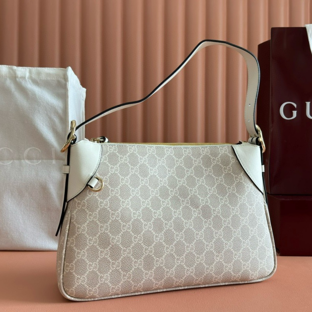 GUCCI – KLEINE SCHULTERTASCHE MIT GG-EMBLEM