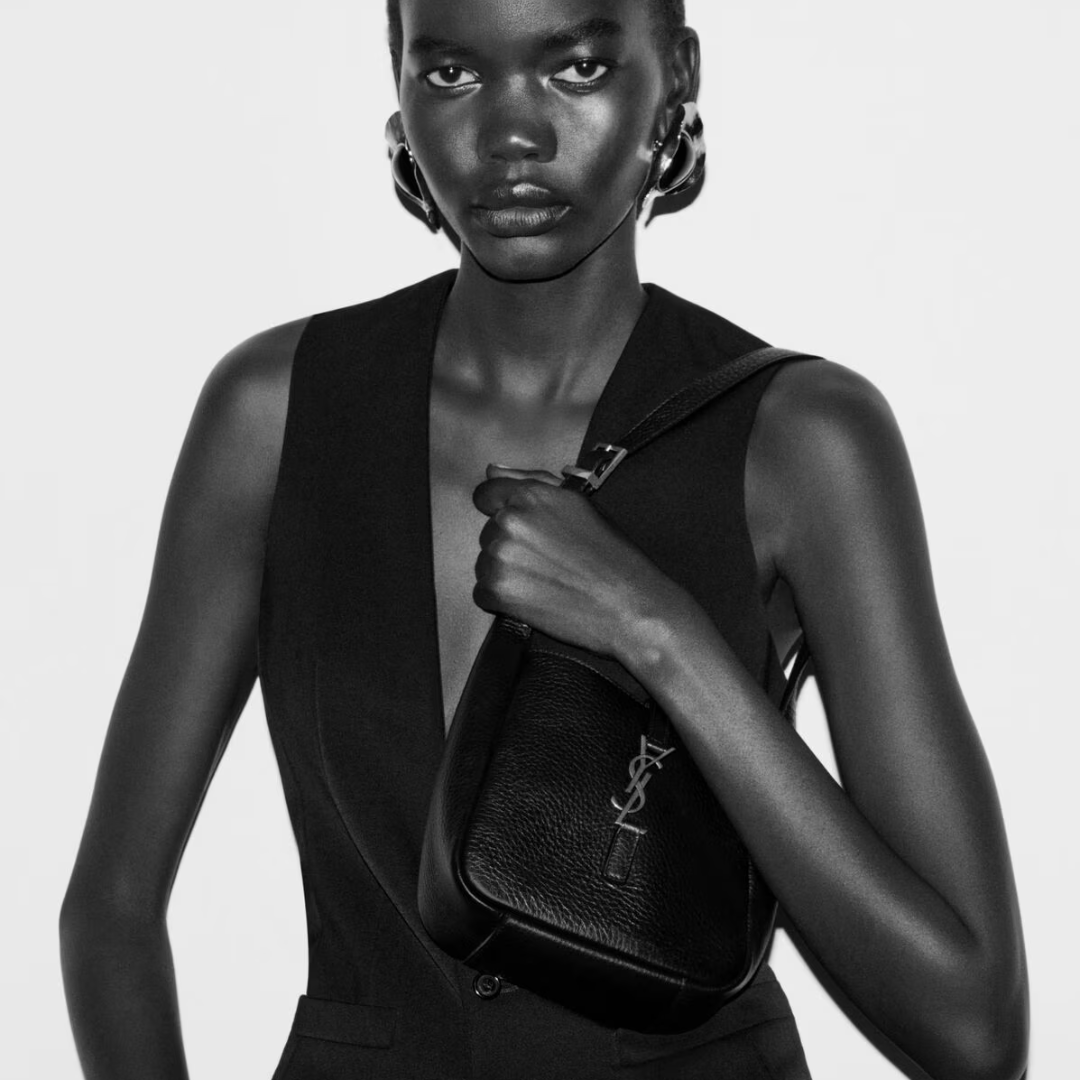 YVES SAINT LAURENT KLEINE HANDTASCHE AUS GENARBTEM LEDER