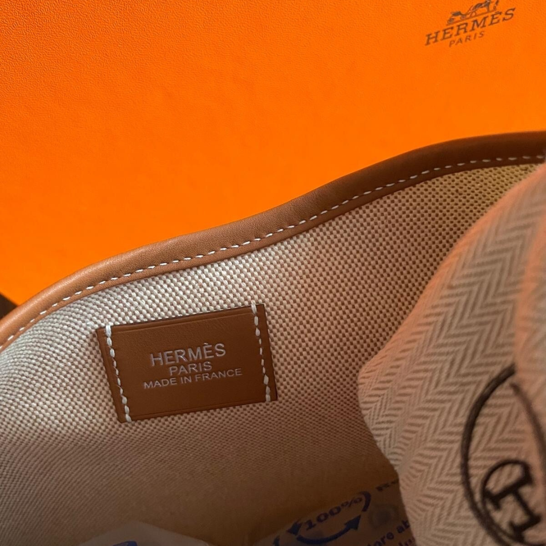 KLEINE SATTELTASCHE AUS STOFF UND LEDER VON HERMÈS