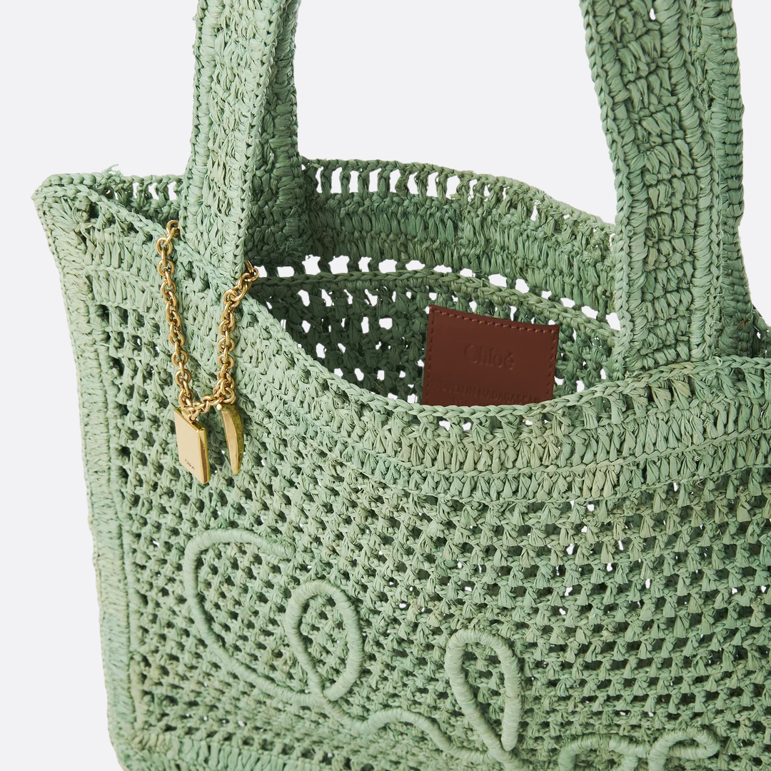 CHLOÉ SOMMER-BANANENTASCHE AUS RAFFIA