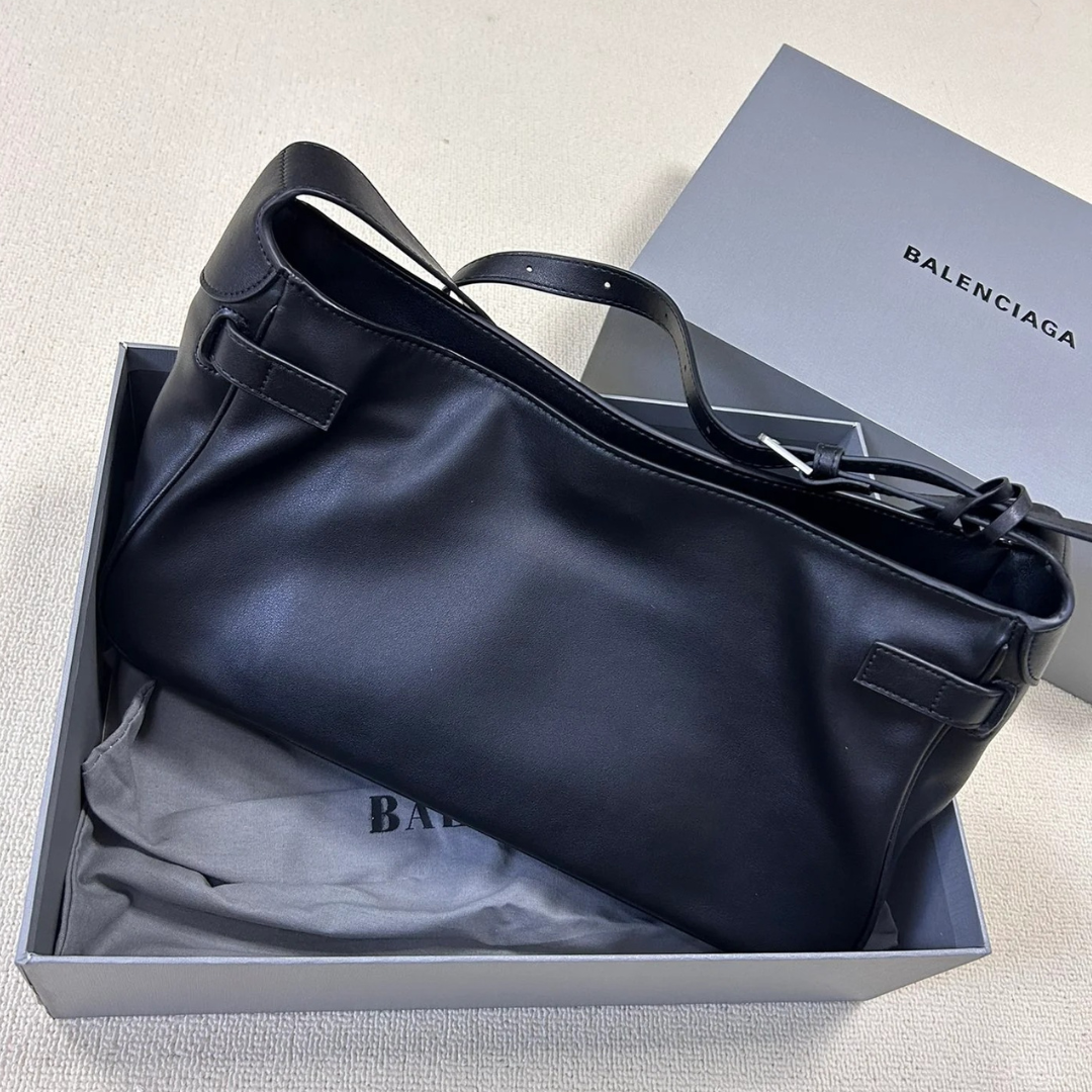 BALENCIAGA BEL AIR MEDIUM SCHULTERTASCHE AUS SCHWARZEM KALBSLEDER