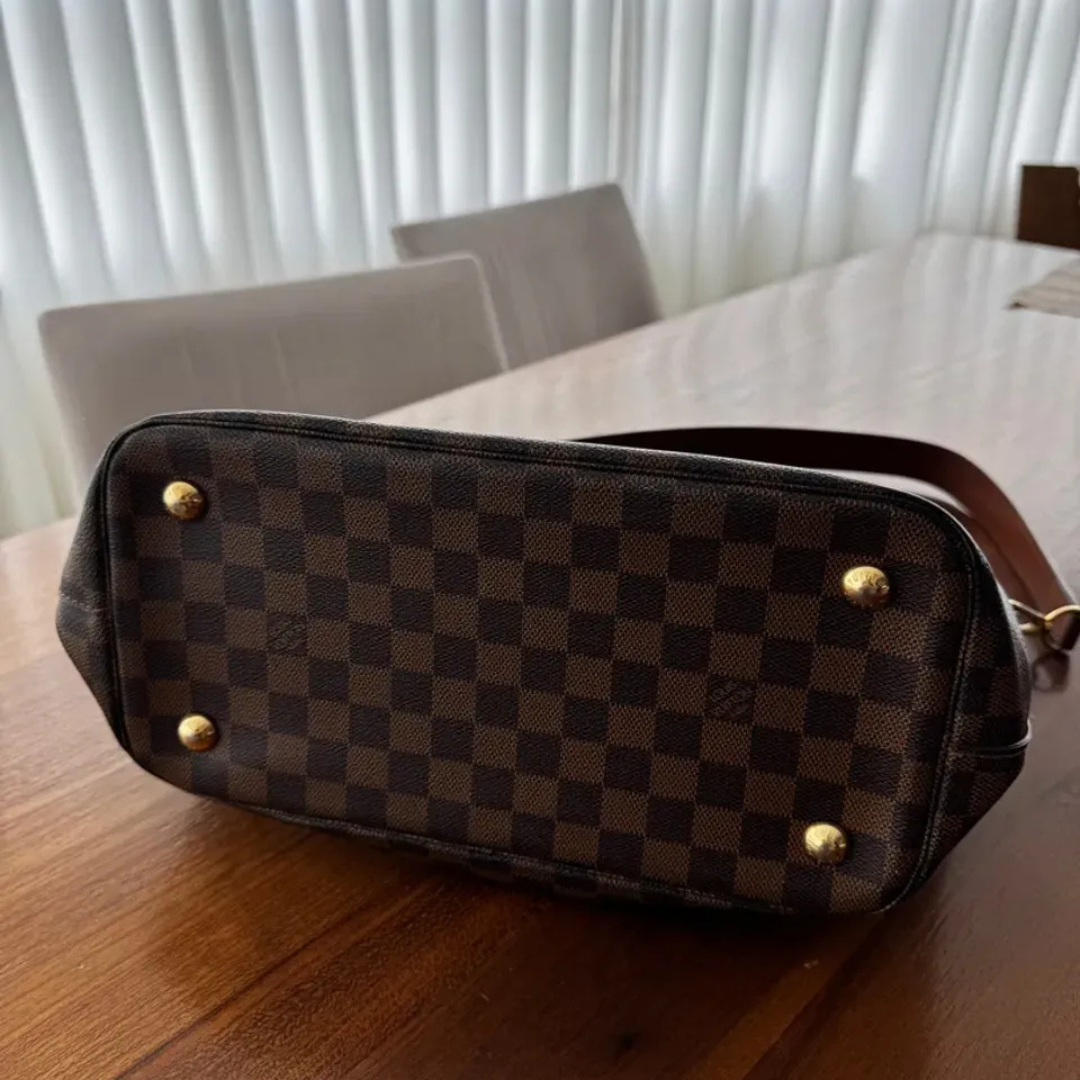 LOUIS VUITTON – KLEINE KARIERTE HANDTASCHE