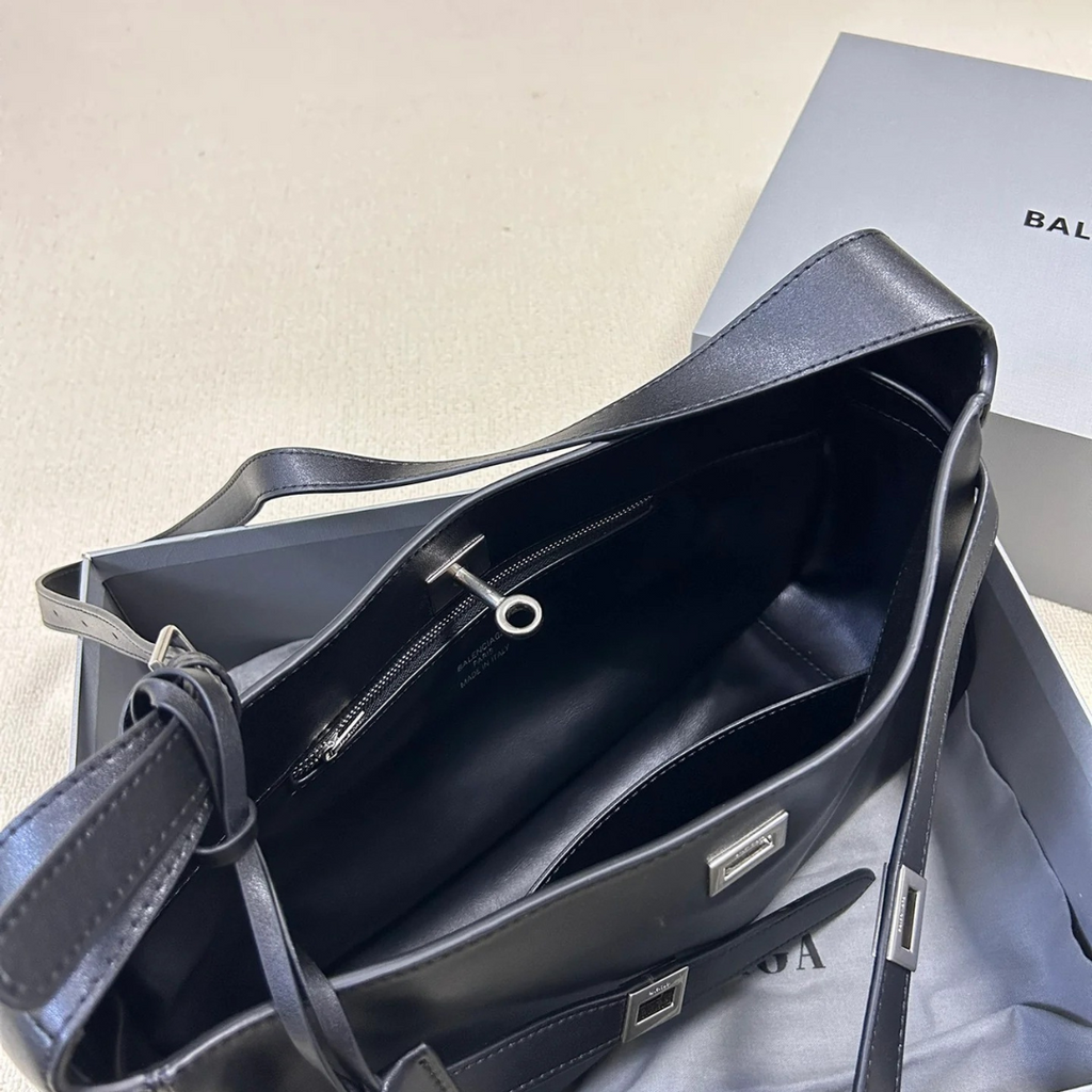 BALENCIAGA BEL AIR MEDIUM SCHULTERTASCHE AUS SCHWARZEM KALBSLEDER
