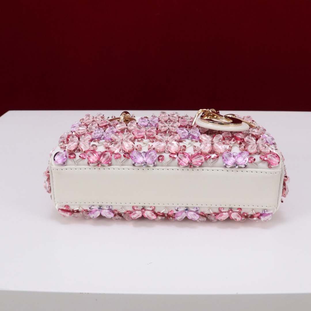 DIOR LADY D-JOY MIKRO TASCHE AUS WEISSEM KALBSLEDER MIT ROSA BLUMENSTICKEREI UND STRASSSTEINEN