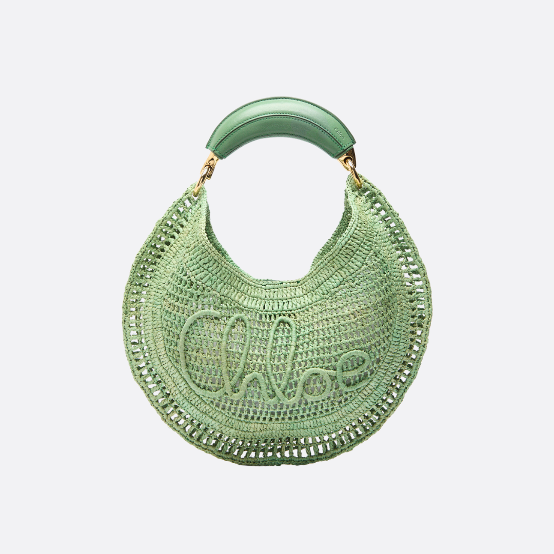 CHLOÉ SOMMER-BANANENTASCHE AUS RAFFIA-BAST