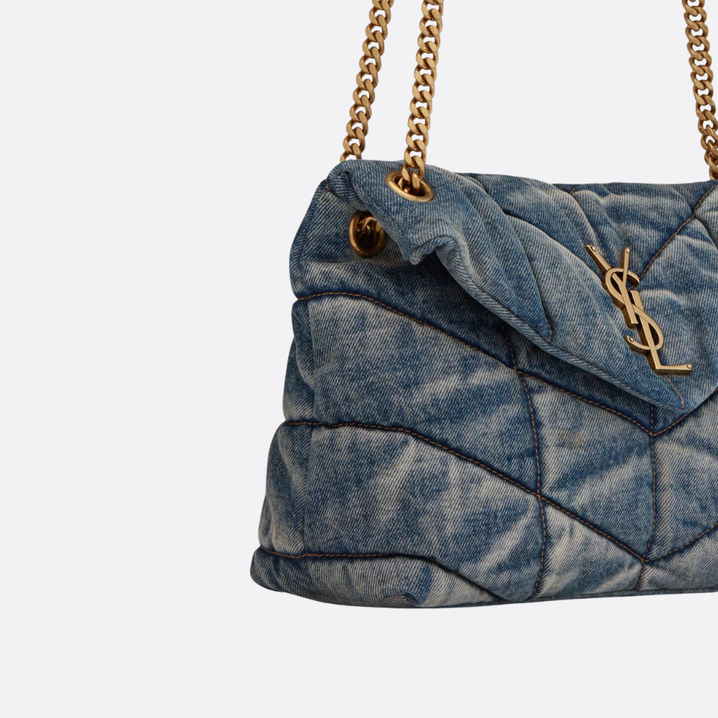 SAINT LAURENT LOULOU PUFFER TASCHE AUS GESTEPPTER VINTAGE-DENIM