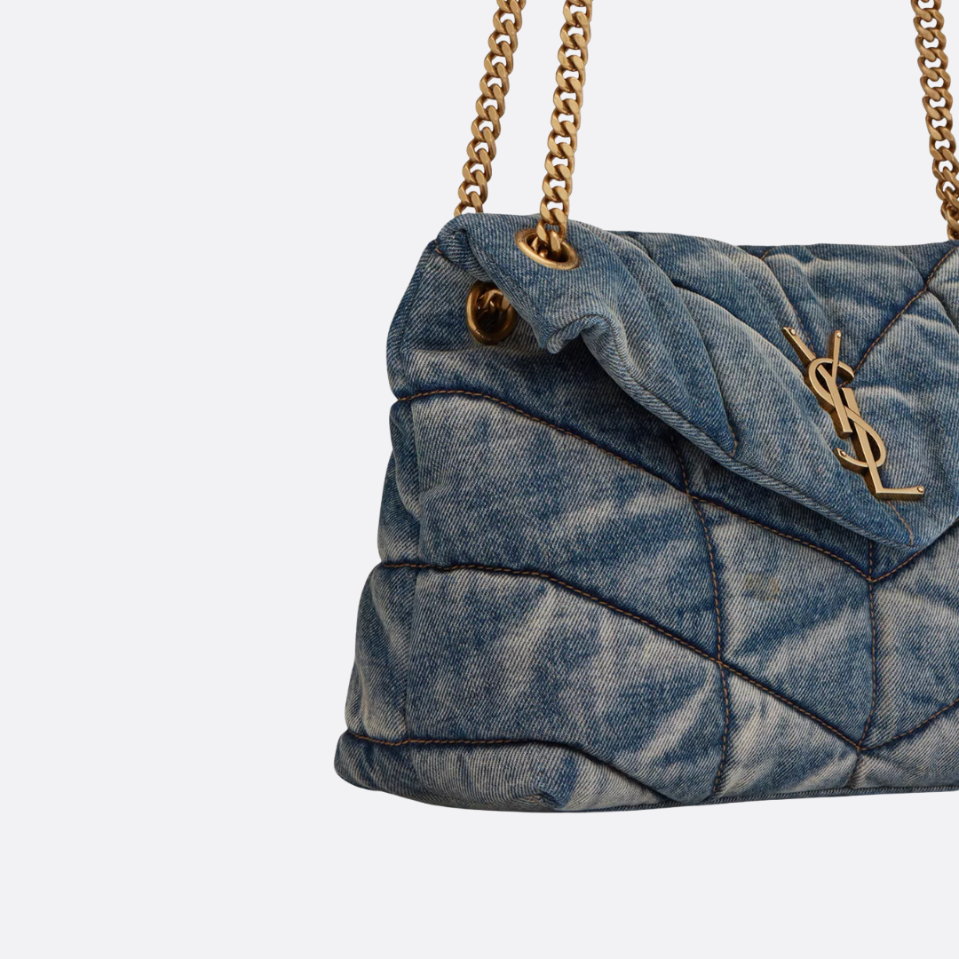 SAINT LAURENT LOULOU PUFFER TASCHE AUS GESTEPPTER VINTAGE-DENIM