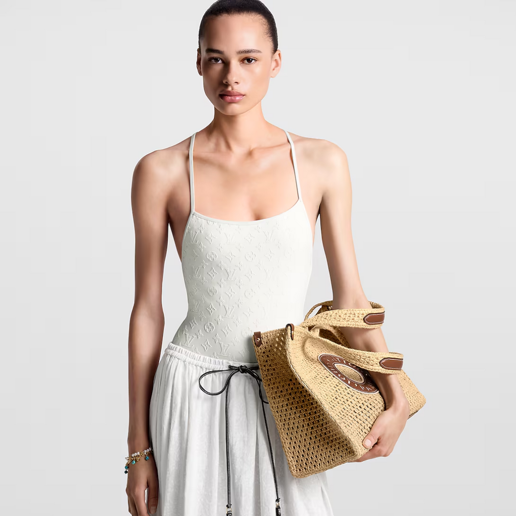 LOUIS VUITTON ONTHEGO MM HANDTASCHE AUS RAFFIA BY THE POOL