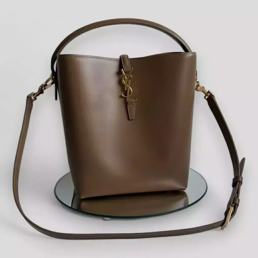 SAINT LAURENT LE 37 BEUTELTASCHE AUS GLÄNZENDEM LEDER