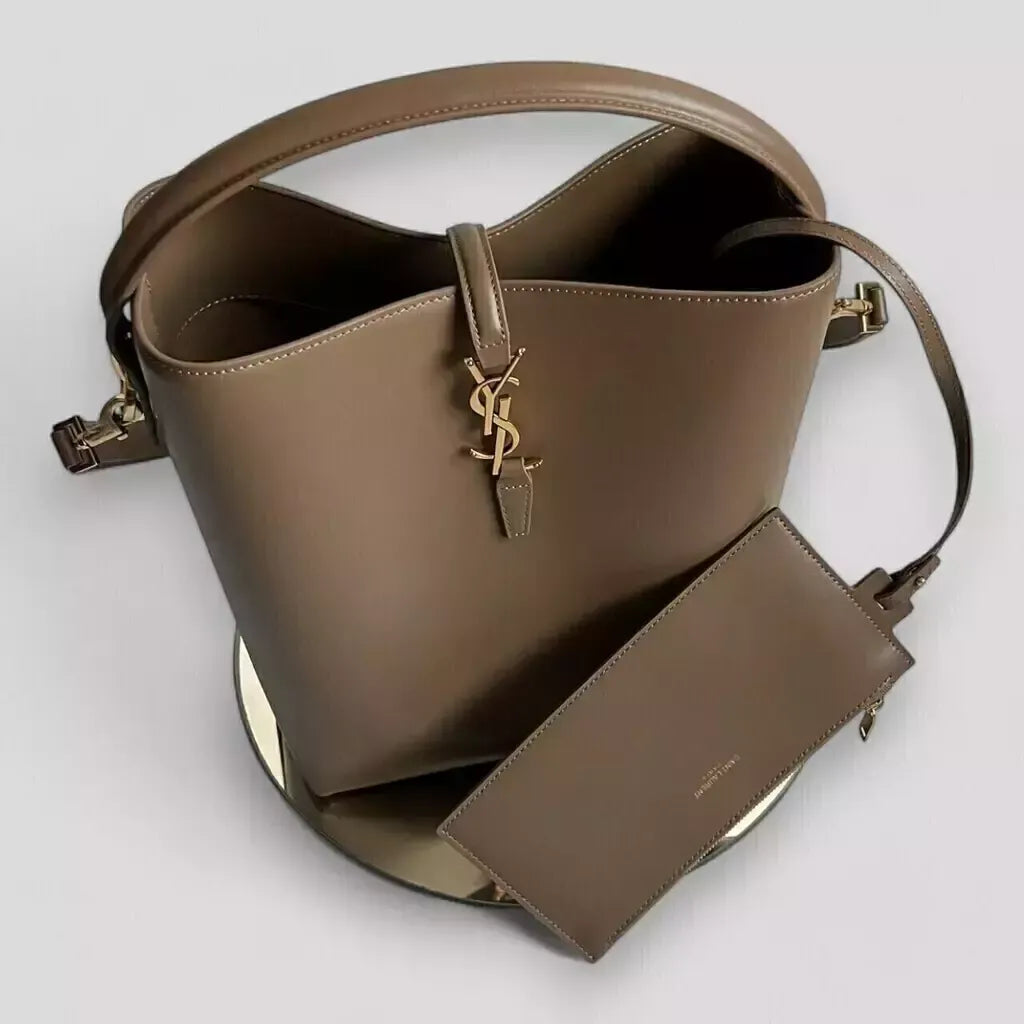 SAINT LAURENT LE 37 BEUTELTASCHE AUS GLÄNZENDEM LEDER