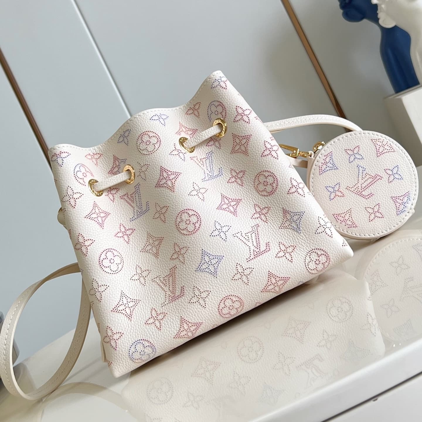 LOUIS VUITTON BELLA MAHINA HANDTASCHE